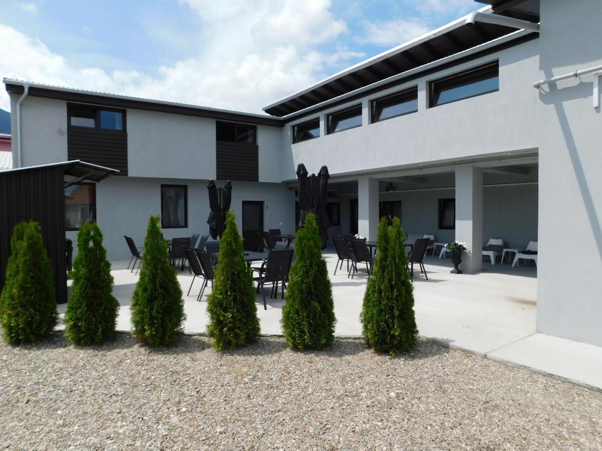 Mountain Vista Suites Zărneşti Εξωτερικό φωτογραφία