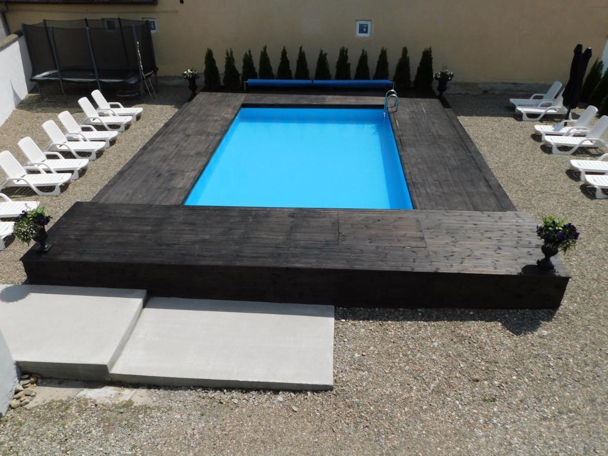 Mountain Vista Suites Zărneşti Εξωτερικό φωτογραφία